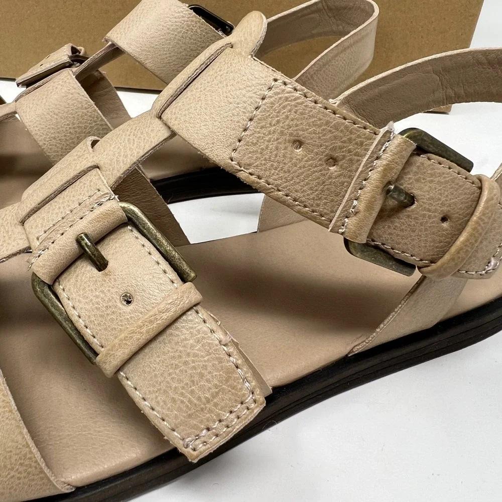 NWT‎ FRYE AND CO Dublyn Sandals Women 7.5 Taupe Gladiator Buckle FO10211 NIB New